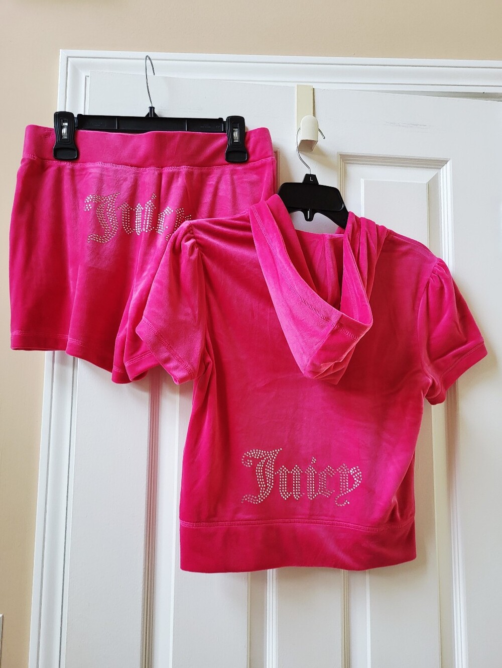 Juicy Couture Velour 2-Piece M Tracksuit Set Vixen Pink Set Hoodie & Shorts NWT